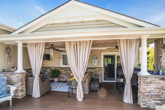 101 Hayrick Lane, Commack, NY 11725