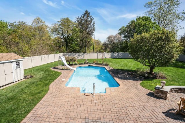 101 Hayrick Lane, Commack, NY 11725