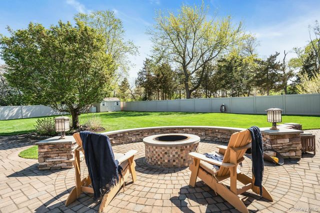 101 Hayrick Lane, Commack, NY 11725