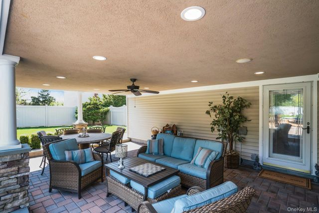 101 Hayrick Lane, Commack, NY 11725