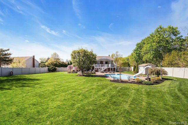 101 Hayrick Lane, Commack, NY 11725