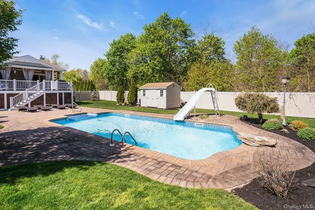 101 Hayrick Lane, Commack, NY 11725