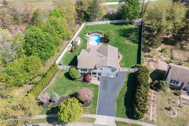 101 Hayrick Lane, Commack, NY 11725