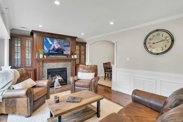 101 Hayrick Lane, Commack, NY 11725