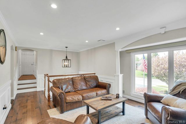 101 Hayrick Lane, Commack, NY 11725