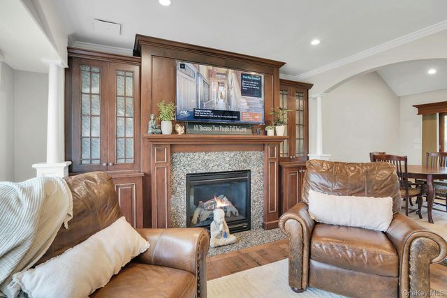 101 Hayrick Lane, Commack, NY 11725