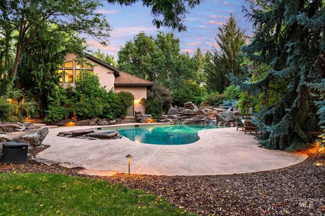2985 N Holl Drive, Eagle, ID 83616