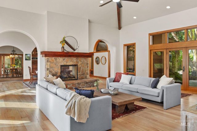2985 N Holl Drive, Eagle, ID 83616