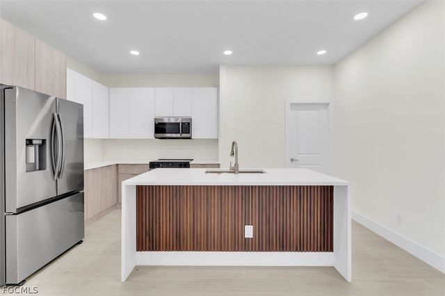 1827 EMBERS PKWY W, Cape Coral, FL 33993