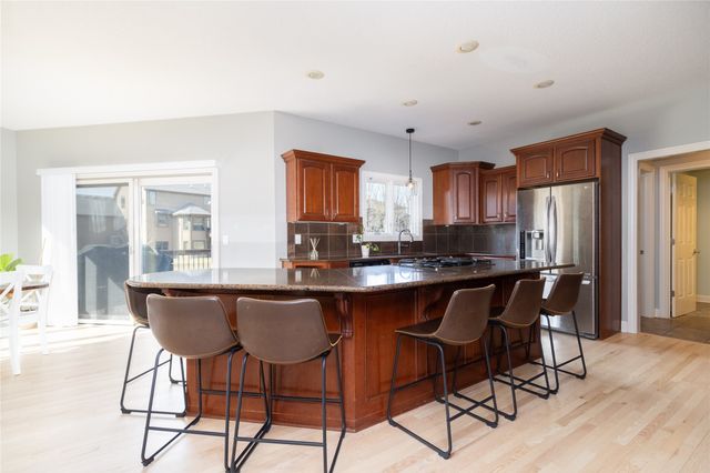 4300 161st Street, Urbandale, IA 50323