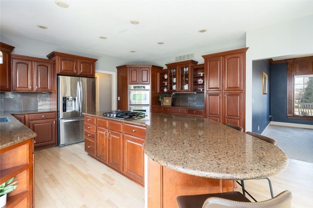 4300 161st Street, Urbandale, IA 50323