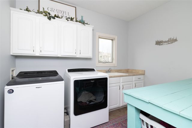4300 161st Street, Urbandale, IA 50323