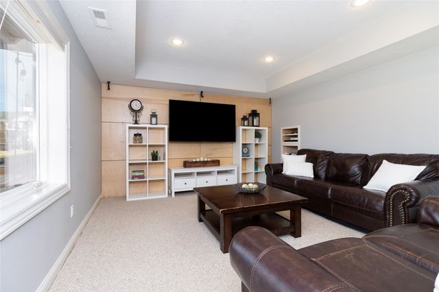 4300 161st Street, Urbandale, IA 50323