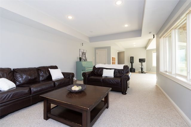 4300 161st Street, Urbandale, IA 50323