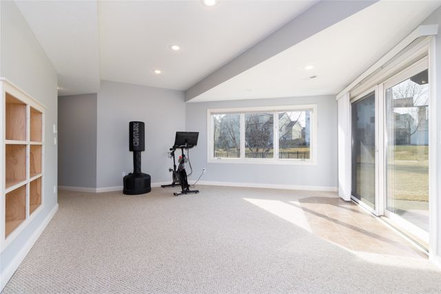 4300 161st Street, Urbandale, IA 50323