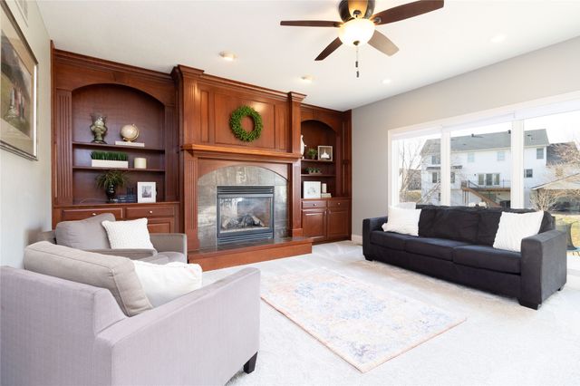 4300 161st Street, Urbandale, IA 50323