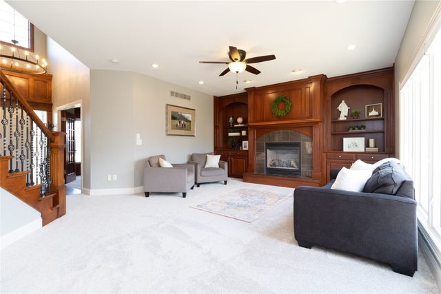 4300 161st Street, Urbandale, IA 50323