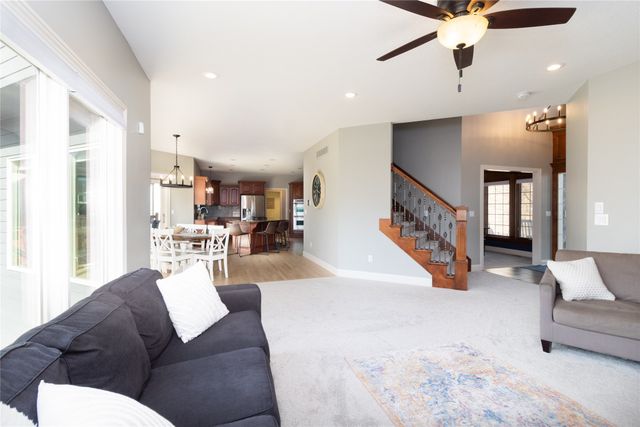 4300 161st Street, Urbandale, IA 50323