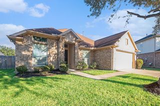 903 Cove Crest Trail, Fresno, TX 77545