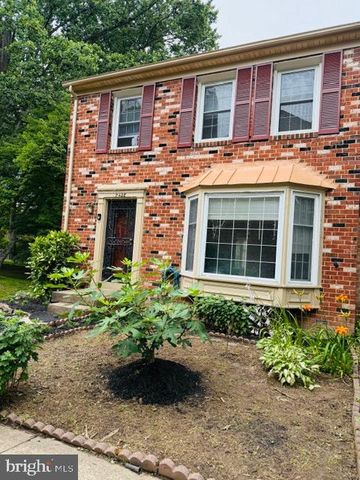 7428 FOUNTAIN HEAD DR, Annandale, VA 22003