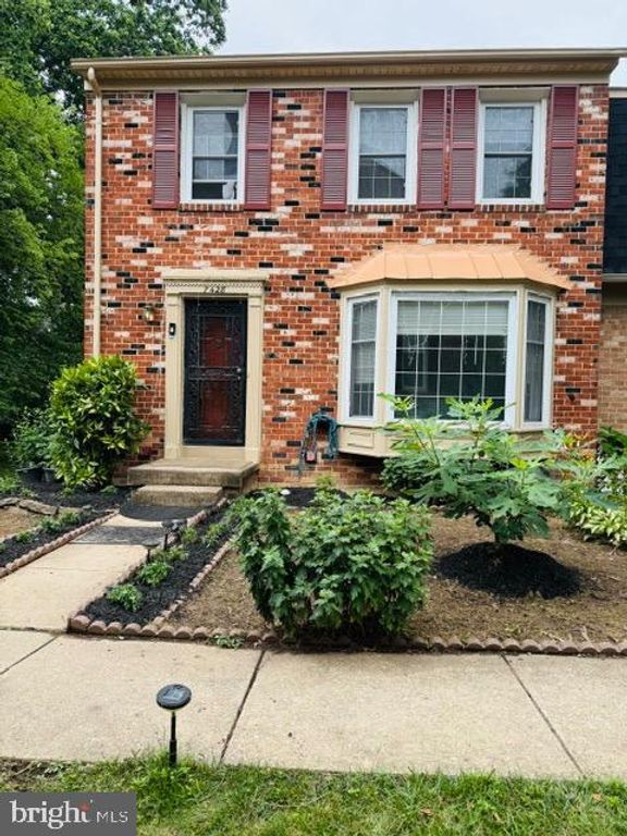 7428 FOUNTAIN HEAD DR, Annandale, VA 22003