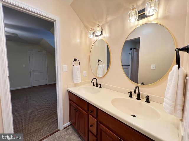 11207 VALOR BRIDGE DR, Spotsylvania, VA 22551