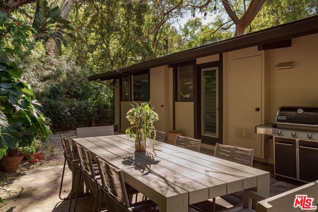 1966 Lucile Avenue, Los Angeles, CA 90039