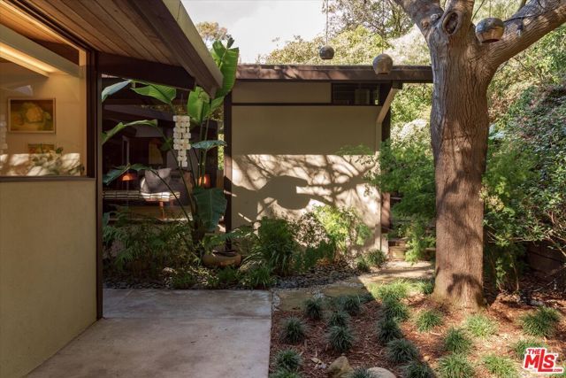 1966 Lucile Avenue, Los Angeles, CA 90039