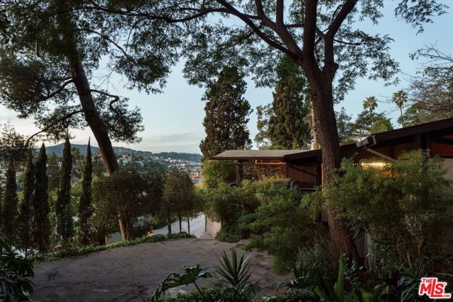 1966 Lucile Avenue, Los Angeles, CA 90039