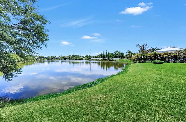 8013 KEY WEST CONCH DRIVE, Riverview, FL 33578