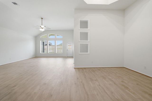 12107 N Wooden Mill Lane N, Santa Fe, TX 77510