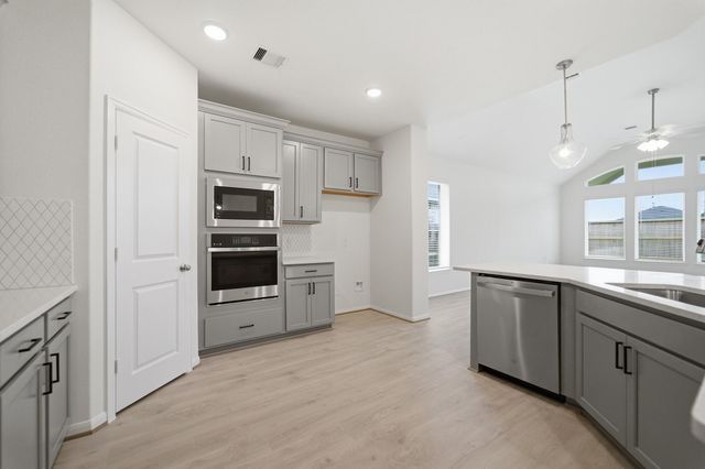 12107 N Wooden Mill Lane N, Santa Fe, TX 77510
