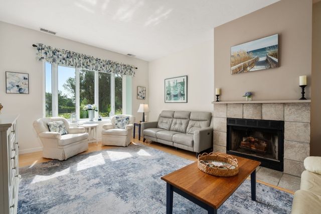 15 Story St 4, Rockport, MA 01966
