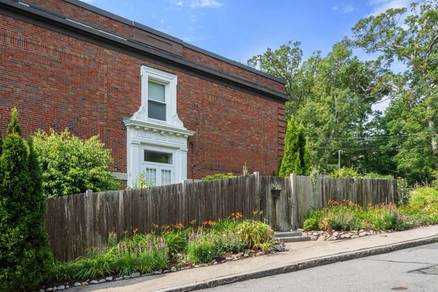 15 Story St 4, Rockport, MA 01966