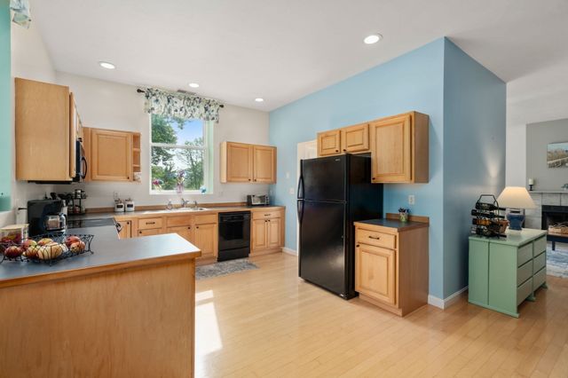 15 Story St 4, Rockport, MA 01966