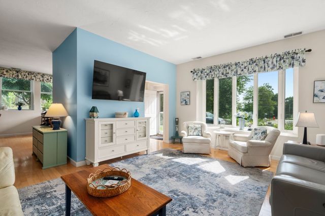 15 Story St 4, Rockport, MA 01966