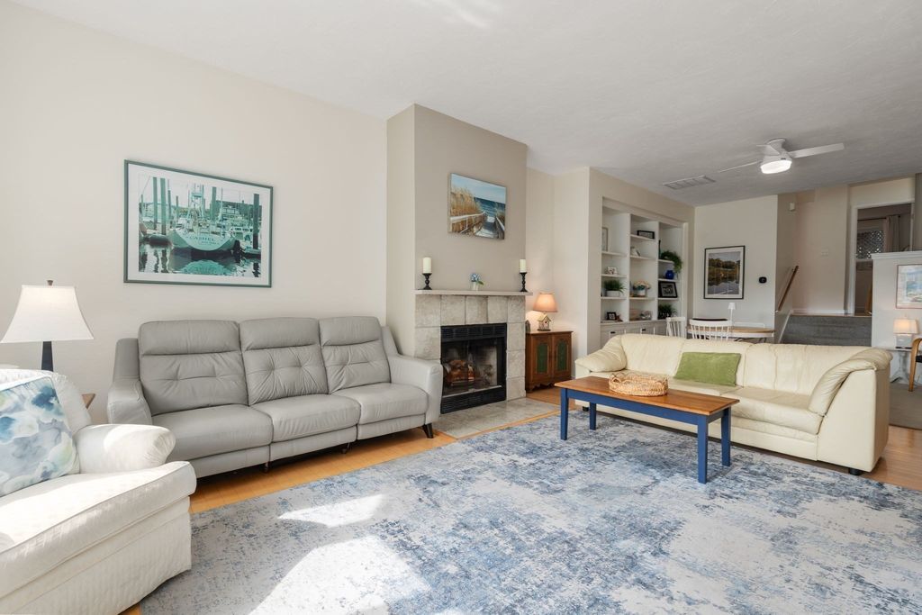 15 Story St 4, Rockport, MA 01966