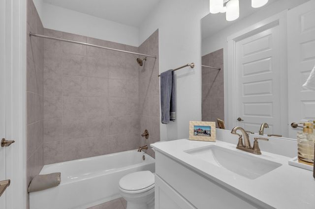 3615 Twin Glades PASS, Buda, TX 78610