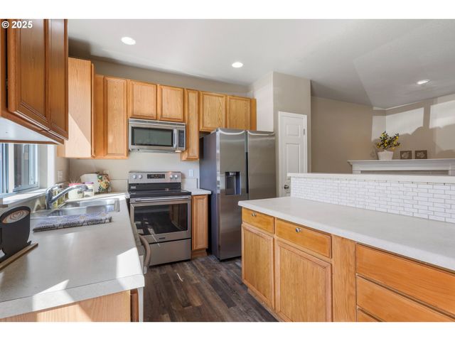 2798 Se 74th Way, Hillsboro, OR 97123