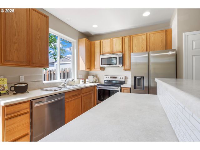 2798 Se 74th Way, Hillsboro, OR 97123