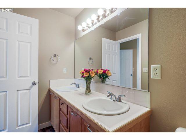 2798 Se 74th Way, Hillsboro, OR 97123