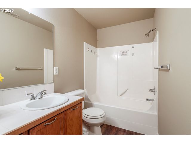 2798 Se 74th Way, Hillsboro, OR 97123