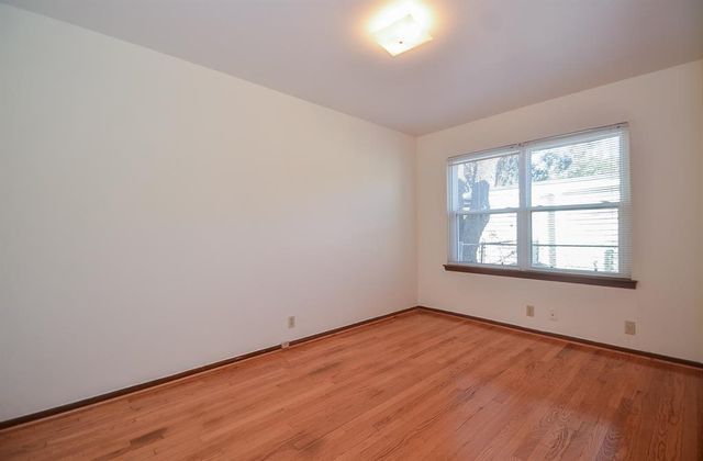6923 Cole Creek Drive, Houston, TX 77092
