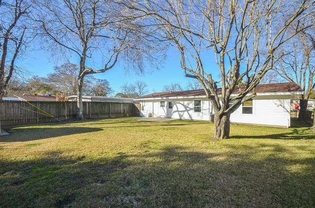 6923 Cole Creek Drive, Houston, TX 77092