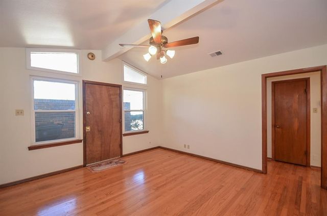 6923 Cole Creek Drive, Houston, TX 77092