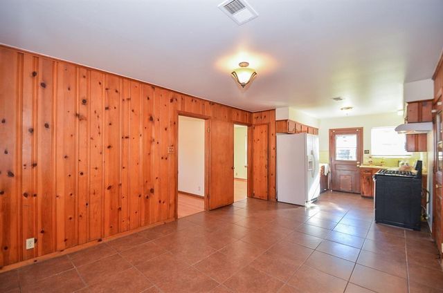 6923 Cole Creek Drive, Houston, TX 77092