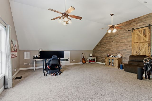 1013 Weiss Rd, Cottontown, TN 37048