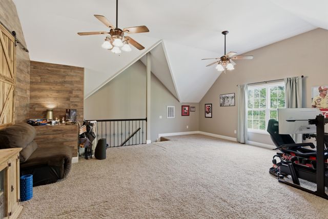 1013 Weiss Rd, Cottontown, TN 37048