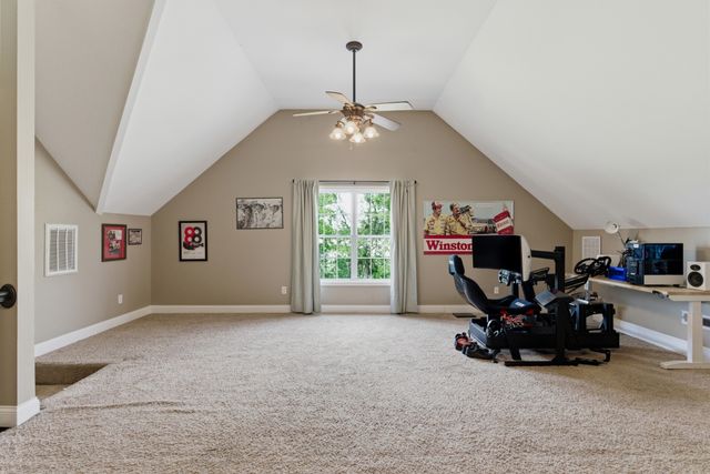 1013 Weiss Rd, Cottontown, TN 37048