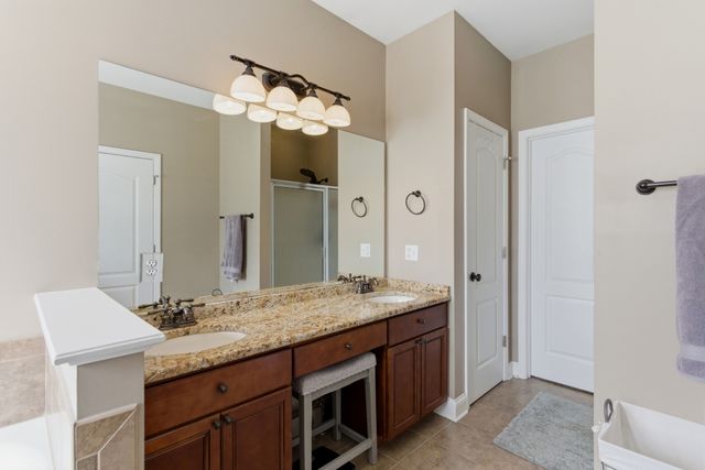 1013 Weiss Rd, Cottontown, TN 37048